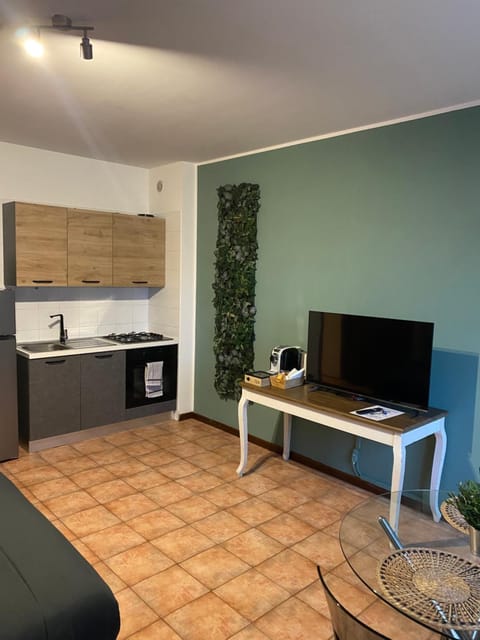 TV and multimedia, Kitchen or kitchenette, oven, stove