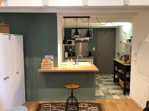 Kitchen or kitchenette