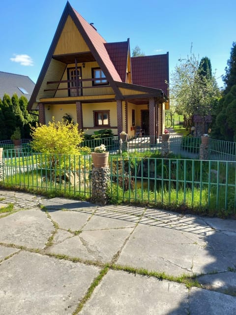 Property building, Spring, Day, Garden, Garden view