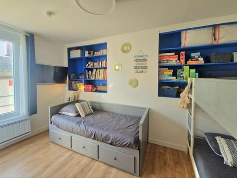 2 Pièces, face casino, 20 mètres plage. Apartment in Deauville