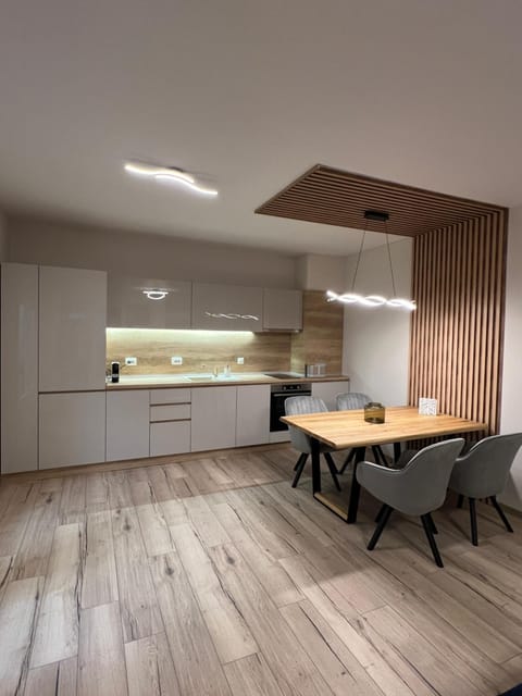 Coffee/tea facilities, Kitchen or kitchenette, dishwasher, pet friendly, stove, kitchen