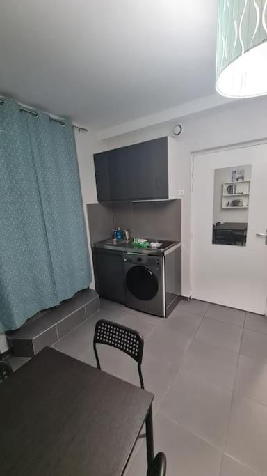 La Petite Terrasse du Parc Apartment in Gagny