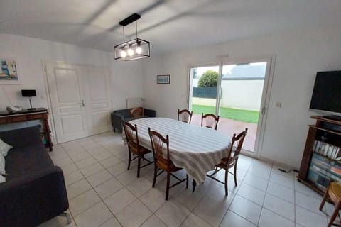 Cozy house near the sea House in Arzon