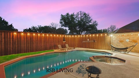 Swimming pool, sunbed