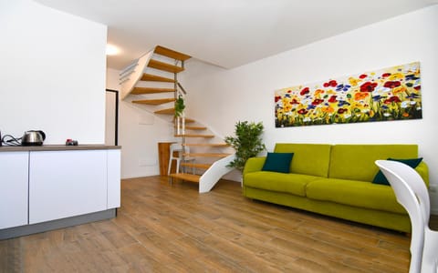 Kitchen or kitchenette, Living room, Seating area