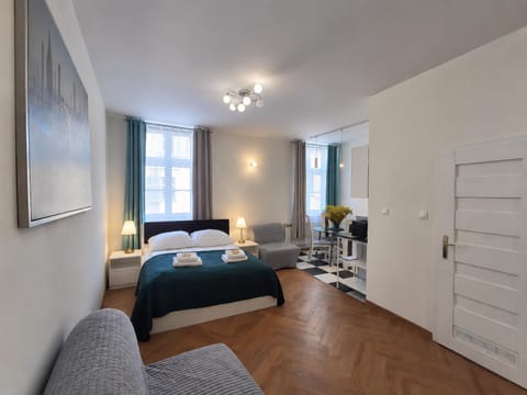 Bed, Photo of the whole room, Bedroom, Food, kitchen