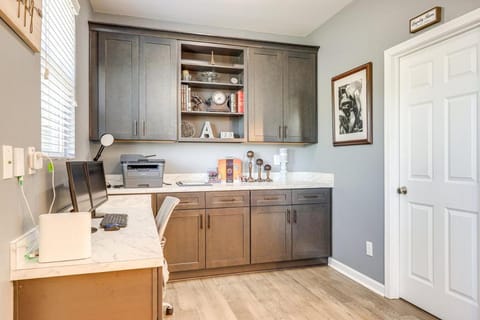 Airport Home House in Union City