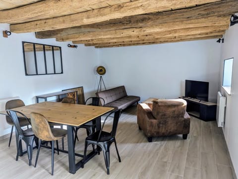 TV and multimedia, Living room, Dining area