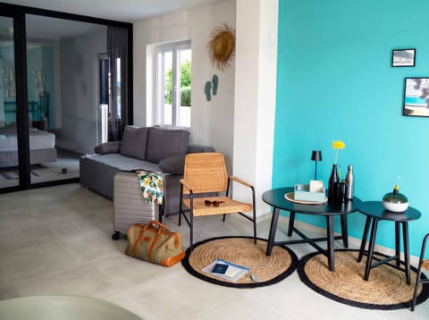 Living room, Photo of the whole room