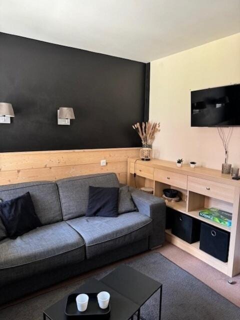 Bed, TV and multimedia