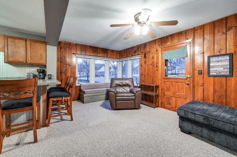 Clear Lake Vacation Rental Walk to City Beach! House in Clear Lake