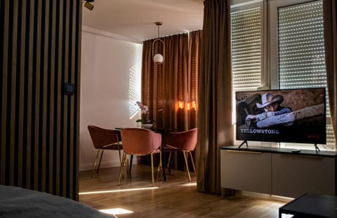 TV and multimedia, Seating area