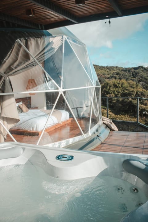 Hot Tub, Balcony/Terrace, Mountain view