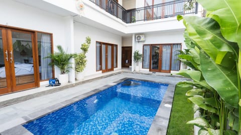 Property building, Garden, Garden view, Swimming pool