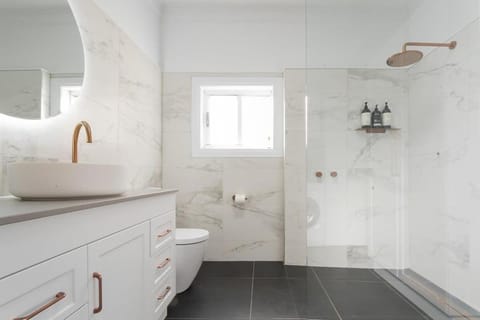 Historic Beauty in the CBD with Parking & WiFi House in Launceston