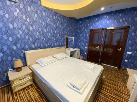 Bed, Photo of the whole room, wardrobe