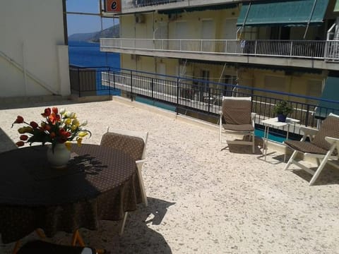 Top floor seaside apartment Apartment in Euboea