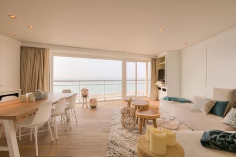 Living room, Sea view