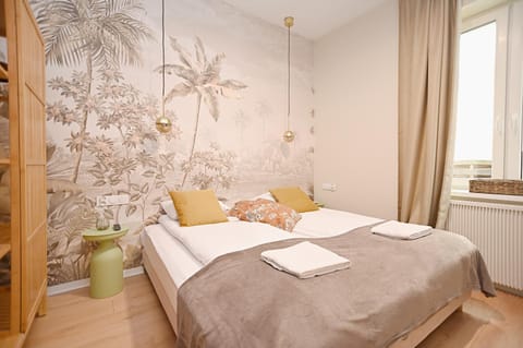Bed, Photo of the whole room, Bedroom, internet, towels