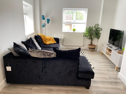 Exclusive 1 and 2 Bedroom Flats only 0,5 miles aw Apartment in Cherwell District