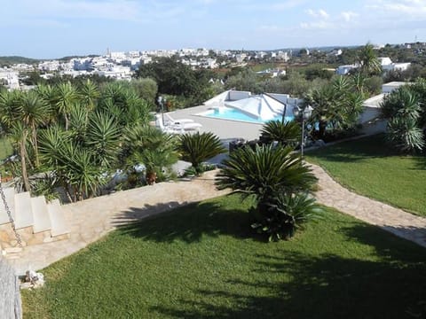 Day, Natural landscape, Garden, Garden, Garden view, Pool view, Swimming pool