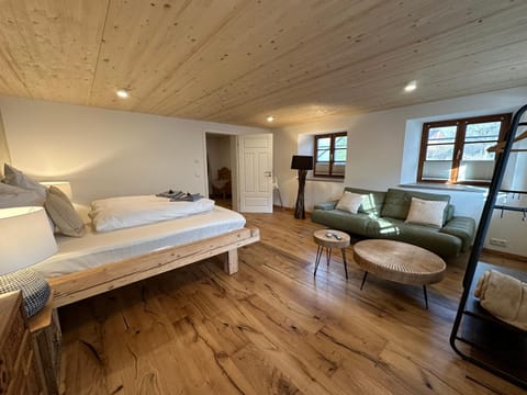 Bed, Photo of the whole room, Seating area, Bedroom