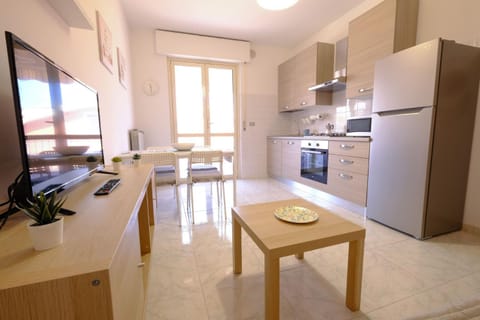 TV and multimedia, Kitchen or kitchenette, Dining area, pet friendly, stove