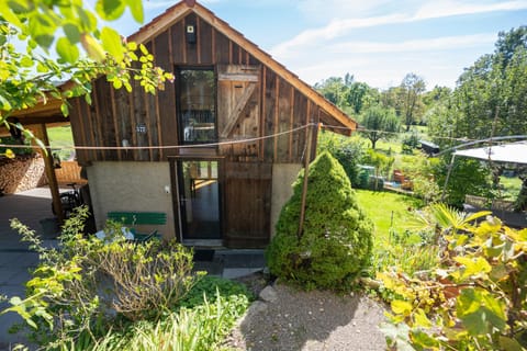 Property building, Day, Natural landscape, Garden, Garden, Garden view