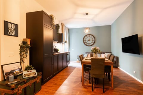 TV and multimedia, Living room, Dining area, kitchen