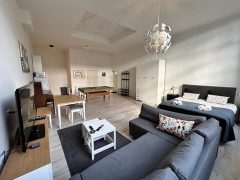 Living room, Seating area, Dining area, Evening entertainment