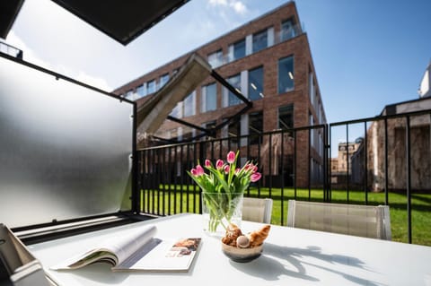 Property building, Patio, Garden