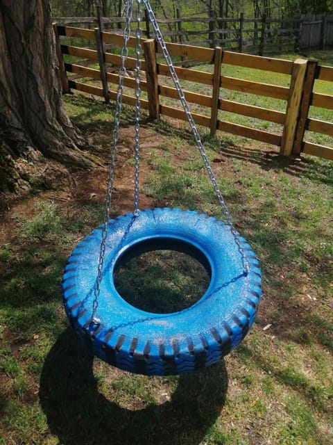 Taćina i Dokina kolibica House in Serbia