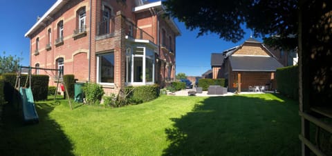 Maison de maître dans un village à la campagne Villa in Wallonia, Belgium