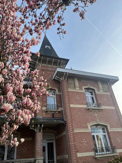 Maison de maître dans un village à la campagne Villa in Wallonia, Belgium