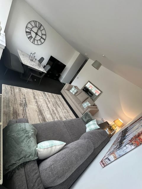 Communal lounge/ TV room, Living room, Seating area
