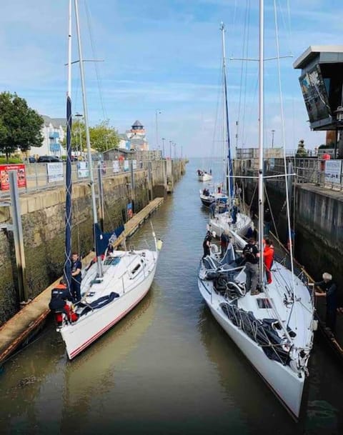 Cosy apartment at the marina Apartment in Portishead