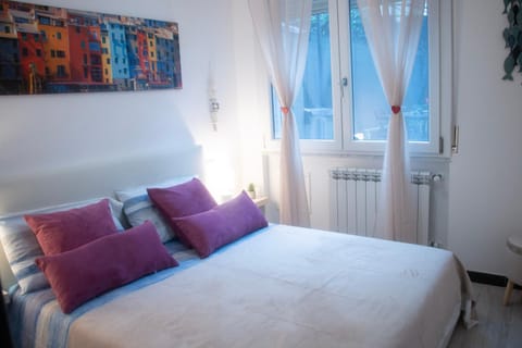 Bed, Photo of the whole room, Bedroom, internet