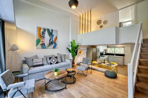 The Four Seasons Vouliagmeni Escape Apartment in Vouliagmeni