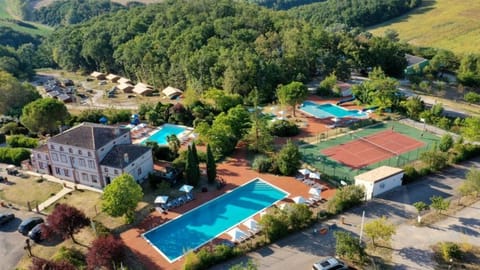 Bird's eye view, Pool view