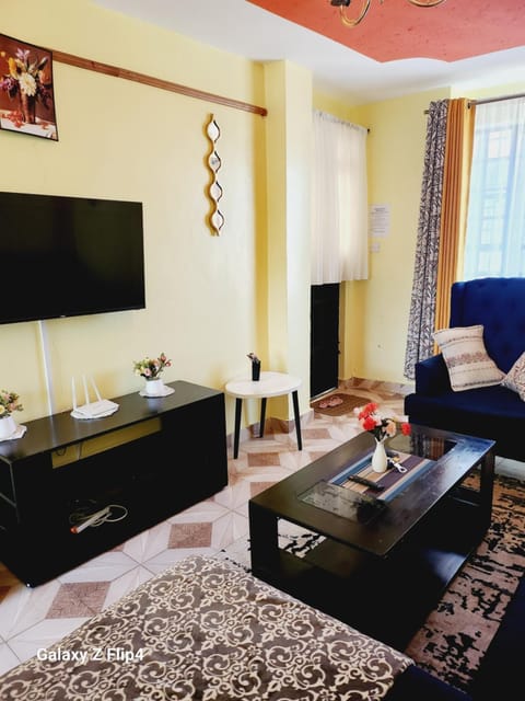 Communal lounge/ TV room, TV and multimedia, Living room, Evening entertainment