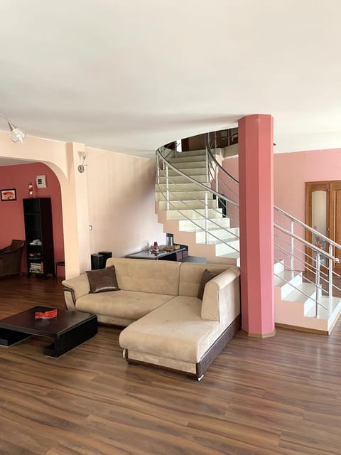 Вила Фреди Villa in Varna