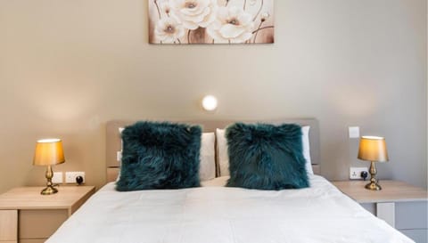 Spacious 2BR Apartment with Terrace - by HostMT Apartment in Saint Paul's Bay