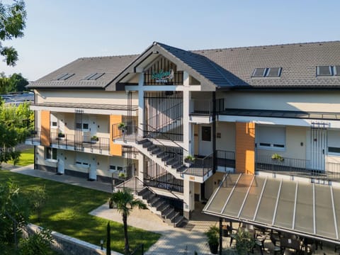 Property building, Balcony/Terrace