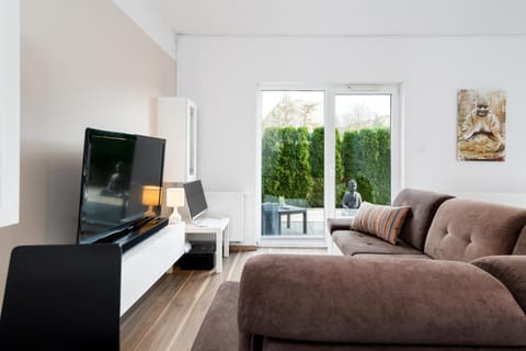 TV and multimedia, Seating area, Evening entertainment