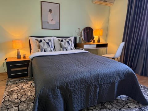 Bed, Photo of the whole room, Bedroom, air conditioner