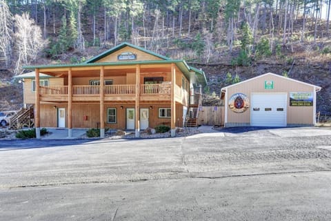 Buffalo Thunder Lodge House in Lead