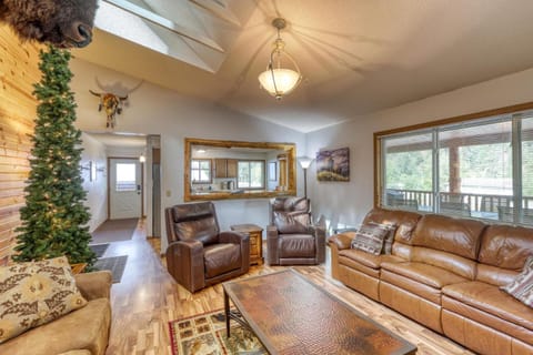 Buffalo Thunder Lodge House in Lead