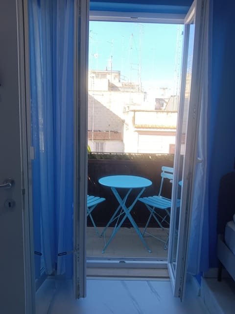 Pokój dla 2 z prywatnym balkonem, łazienką i wejściem Apartment in Bari