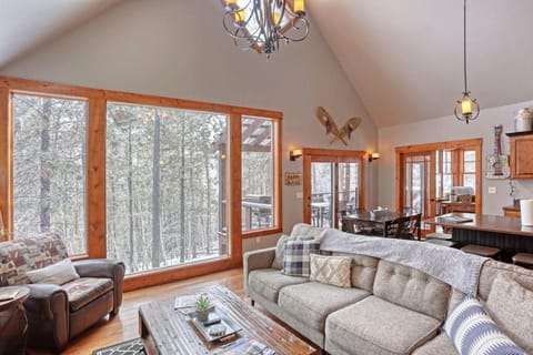 Gold Rush Lodge House in Lead