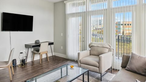 Landing Modern Apartment with Amazing Amenities (ID1394X980) Apartment in Cincinnati